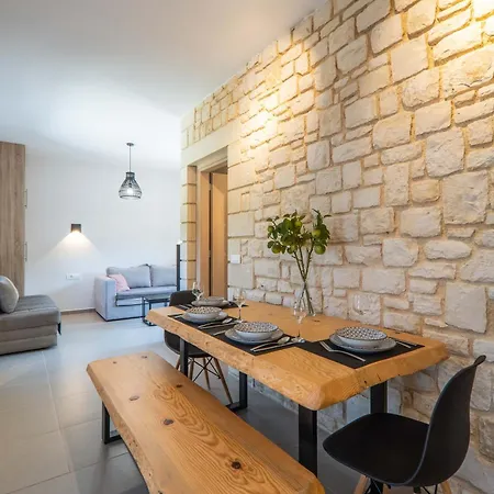 Renaissance Modern Stone House At - Private Pool *