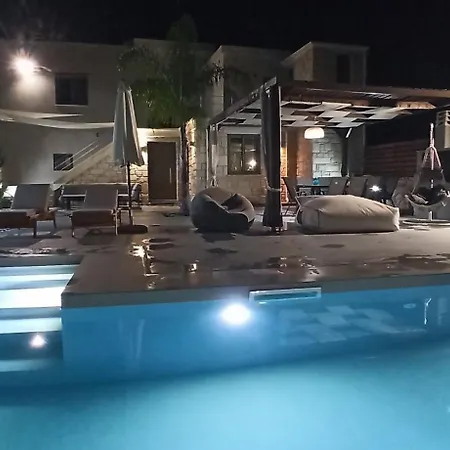 Renaissance Modern Stone House At - Private Pool